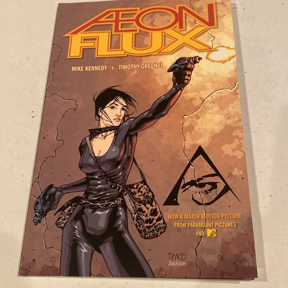 Aeon Flux #1 Graphic Paperback Novel - Picture 1 of 2